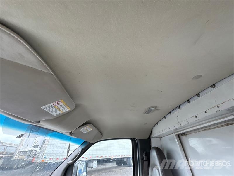 Chevrolet Express 3500 Tovornjaki zabojniki