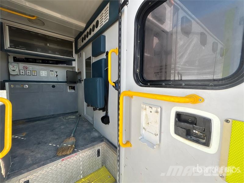 Chevrolet Express 3500 4x2 Ambulance 구급차