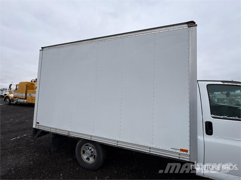 Chevrolet Express 3500 Tovornjaki zabojniki