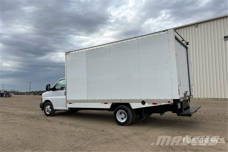 Chevrolet Express 3500 4x2 Refrigerated Van Truck Camion cassonati