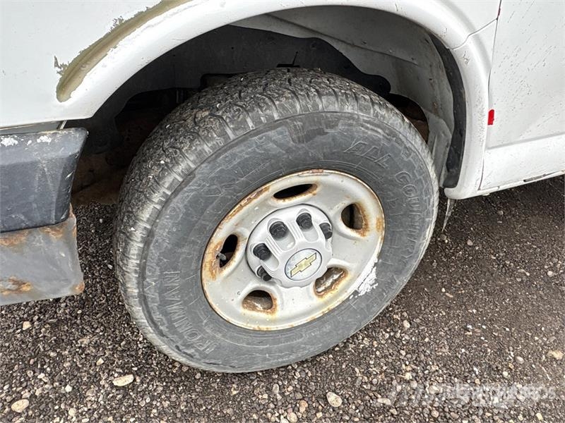 Chevrolet Express 3500 Tovornjaki zabojniki