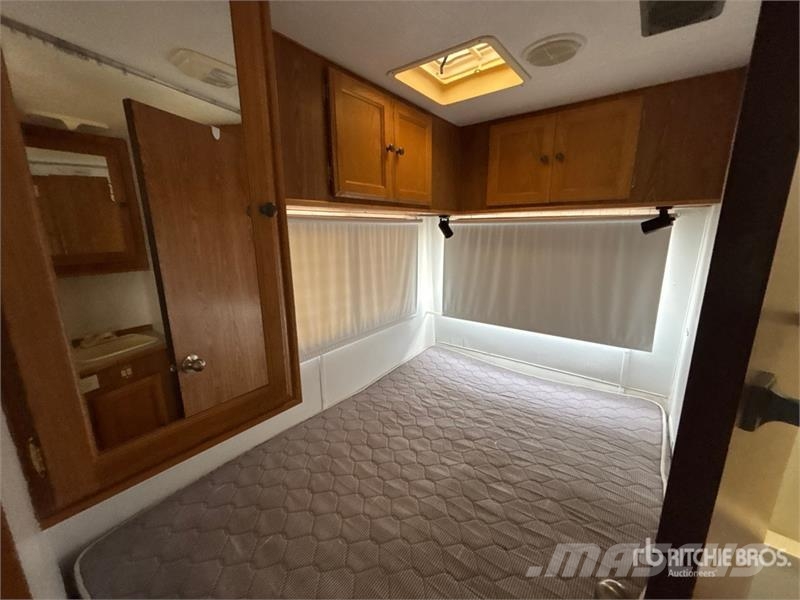 Chevrolet Express 3500 Kampeerwagens en caravans