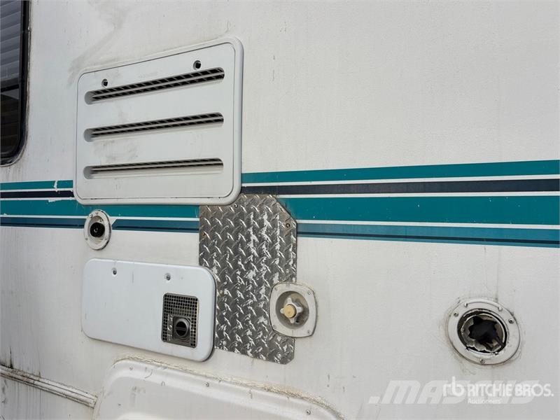 Chevrolet Express 3500 Kampeerwagens en caravans