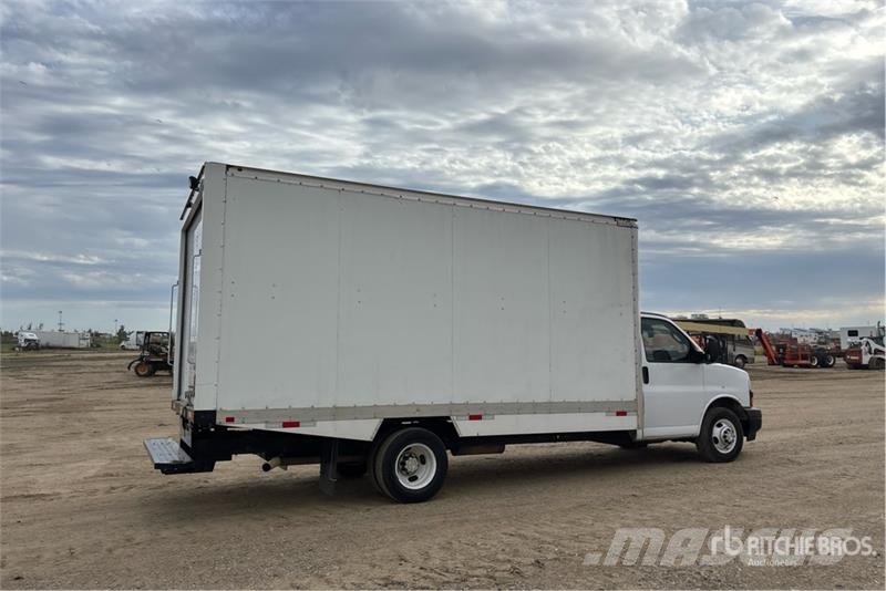 Chevrolet Express 3500 4x2 Refrigerated Van Truck Camion cassonati