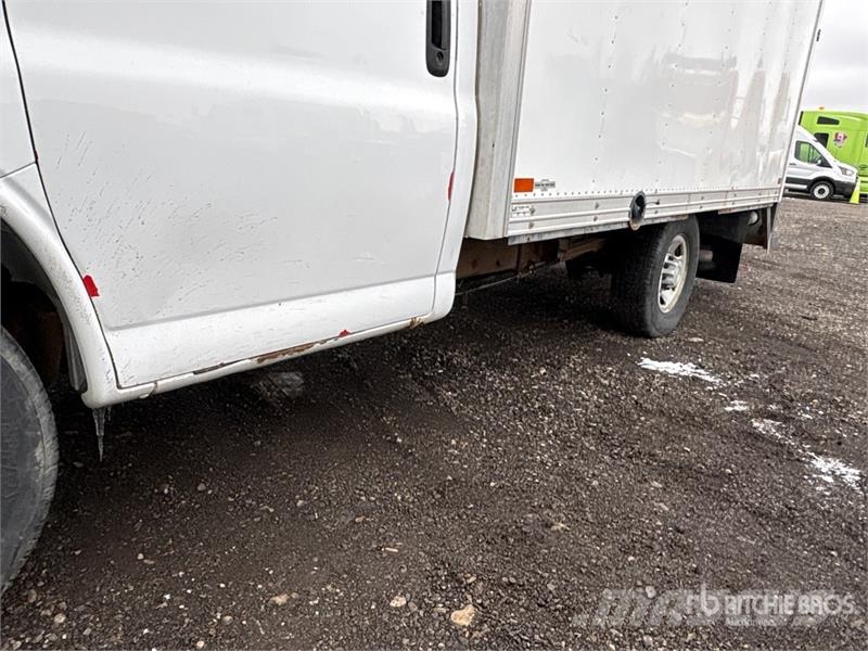 Chevrolet Express 3500 Tovornjaki zabojniki