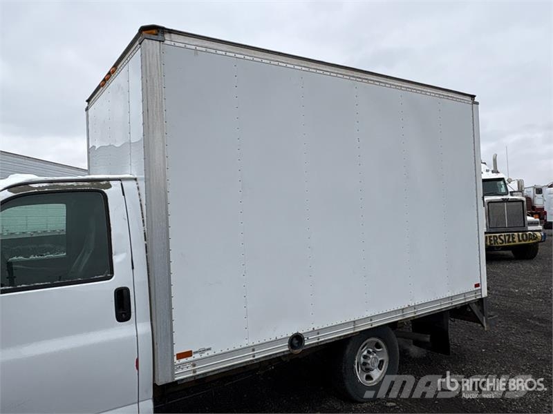 Chevrolet Express 3500 Tovornjaki zabojniki