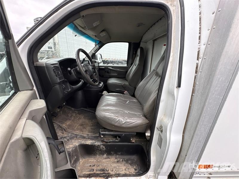 Chevrolet Express 3500 Tovornjaki zabojniki