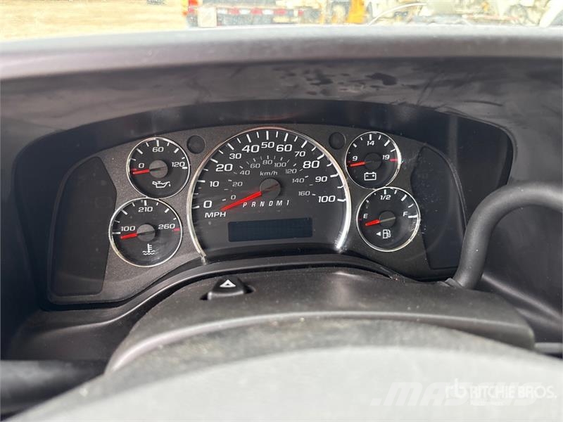 Chevrolet Express 3500 4x2 Refrigerated Van Truck Camion cassonati