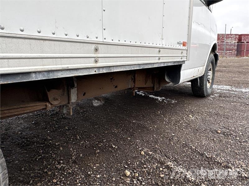 Chevrolet Express 3500 Tovornjaki zabojniki