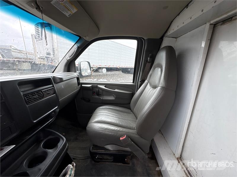 Chevrolet Express 3500 Tovornjaki zabojniki