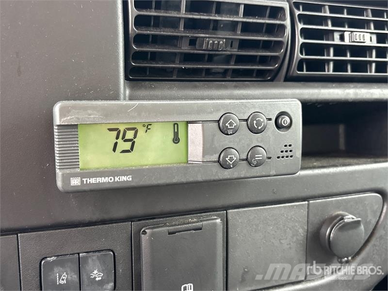 Chevrolet Express 3500 4x2 Refrigerated Van Truck Camion cassonati