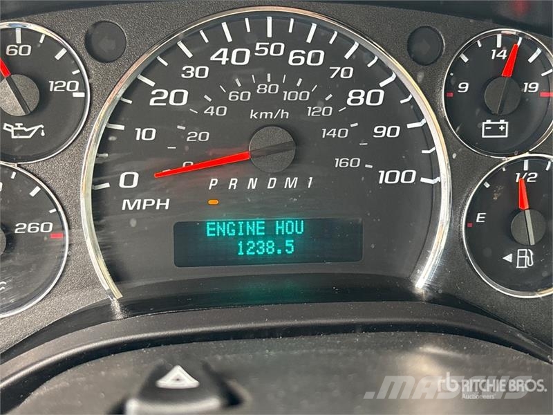 Chevrolet Express 3500 4x2 Refrigerated Van Truck Camion cassonati