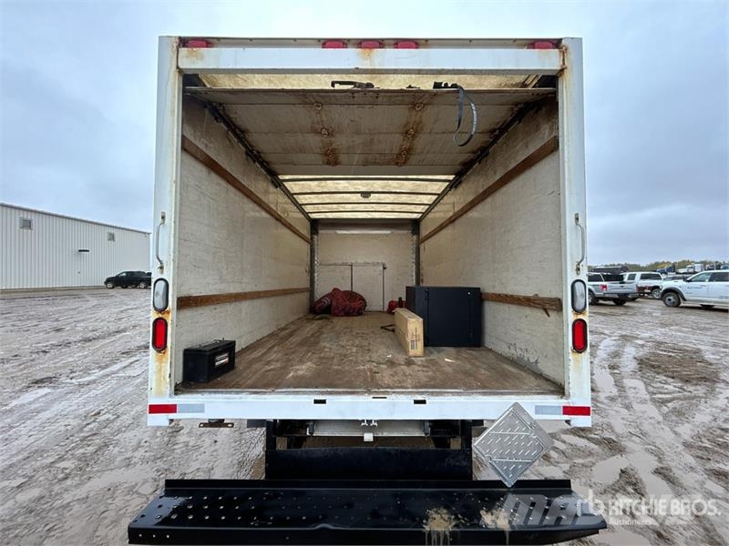 Chevrolet Express Cutaway 4x2 Moving Van Truck Camiões de caixa fechada