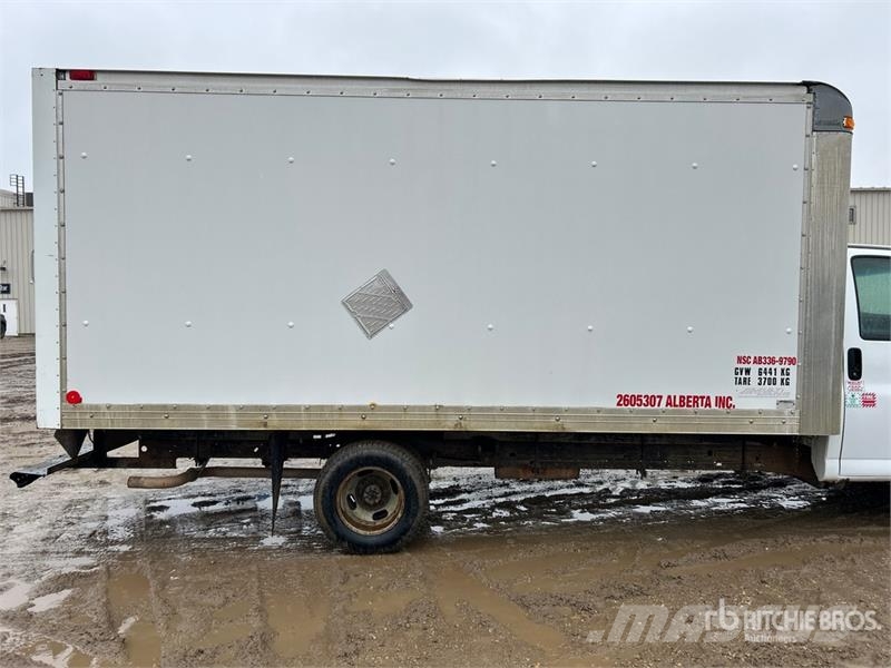 Chevrolet Express Cutaway 4x2 Moving Van Truck Camiões de caixa fechada