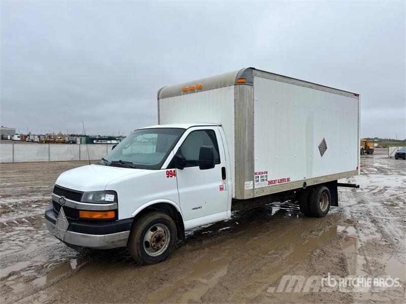 Chevrolet Express Cutaway 4x2 Moving Van Truck Camiões de caixa fechada