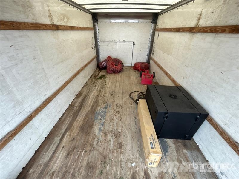 Chevrolet Express Cutaway 4x2 Moving Van Truck Camiões de caixa fechada