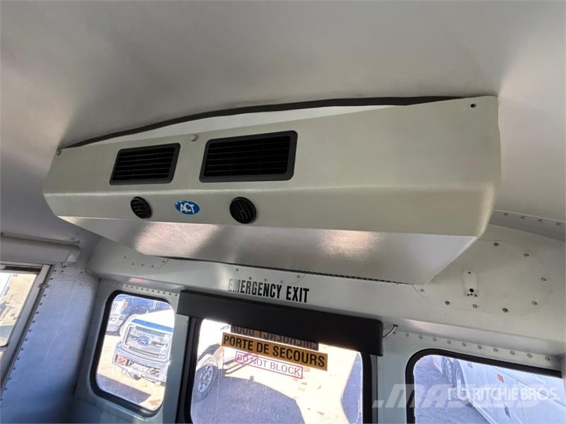 Chevrolet Express G3500 Bus Minibusse