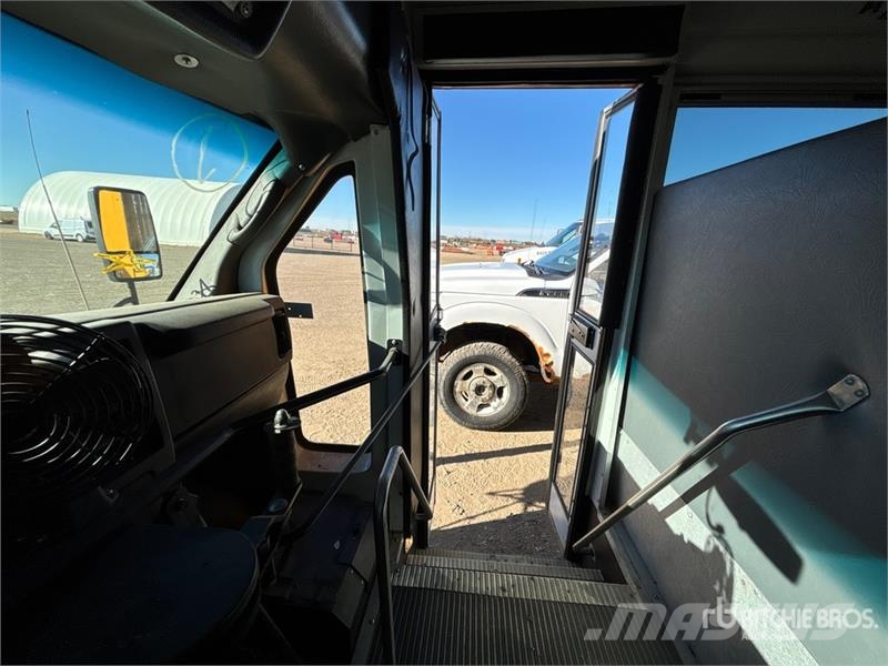 Chevrolet Express G3500 Bus Minibusse
