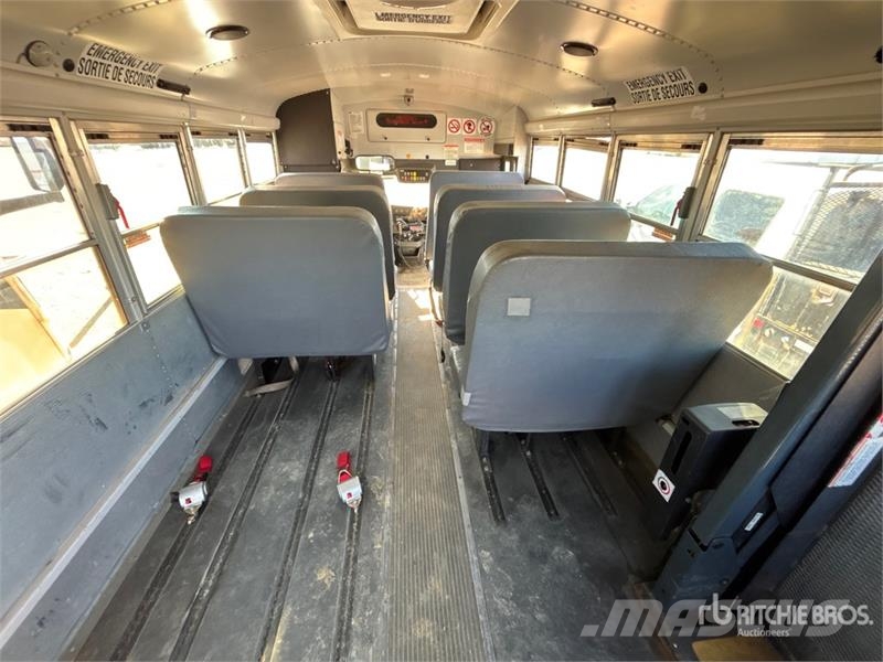 Chevrolet Express G4500 4x2 10-Seat School Bus 迷你巴士