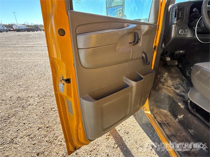 Chevrolet Express G4500 4x2 10-Seat School Bus 迷你巴士