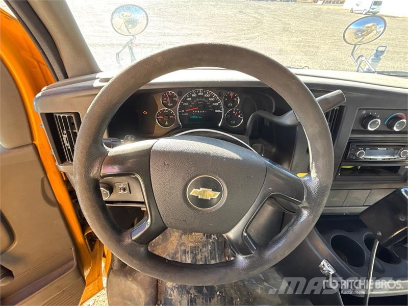 Chevrolet Express G4500 4x2 10-Seat School Bus 迷你巴士