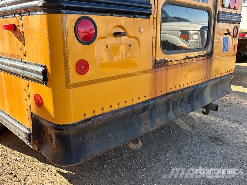 Chevrolet Express G4500 4x2 10-Seat School Bus 迷你巴士