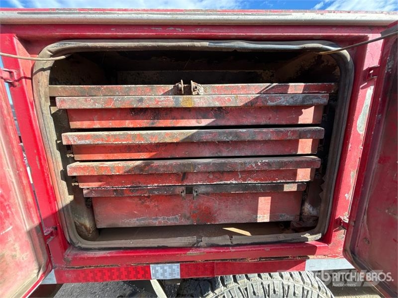 Chevrolet Flatbed Truck Platformas/izkraušana no sāniem
