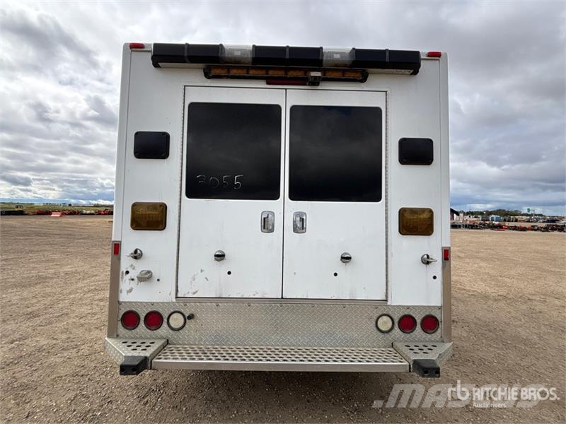 Chevrolet G3500 4x2 Ambulance Машины скорой помощи