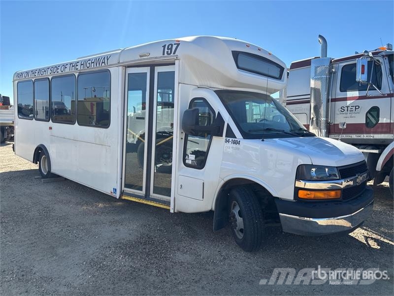 Chevrolet G4500 Express 4x2 21-Seat Mini Bus (Inoperable) Minibüsler