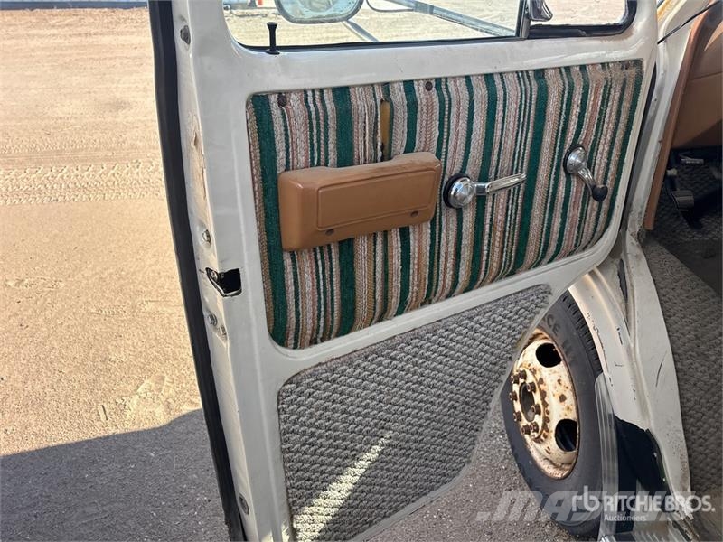 Chevrolet Itasca Sundancer Motor Home Autofurgonai ir karavanai