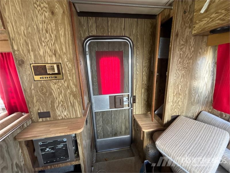 Chevrolet Itasca Sundancer Motor Home Autofurgonai ir karavanai