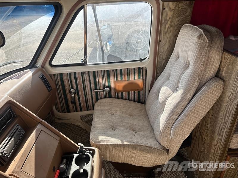 Chevrolet Itasca Sundancer Motor Home Autofurgonai ir karavanai