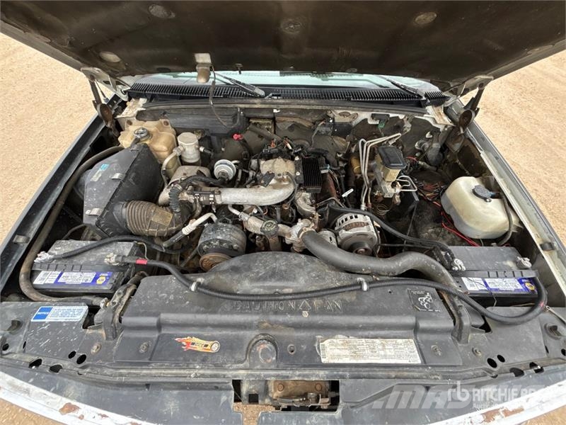 Chevrolet K2500 4x4 Extended Cab Pickup Muu