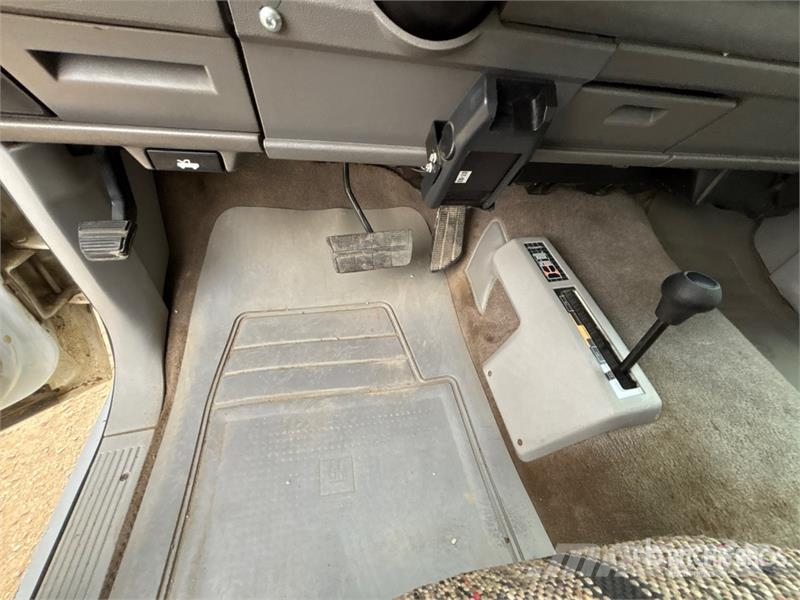 Chevrolet K2500 4x4 Extended Cab Pickup Muu