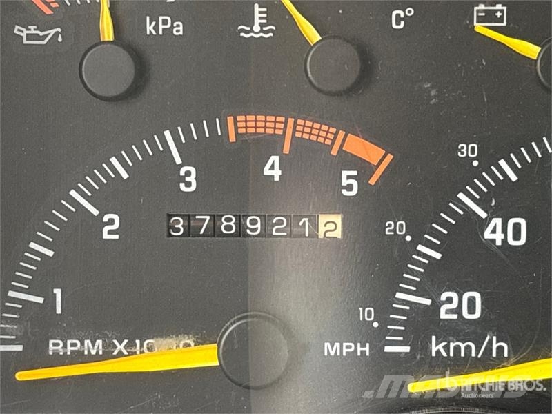 Chevrolet K2500 4x4 Extended Cab Pickup Muu