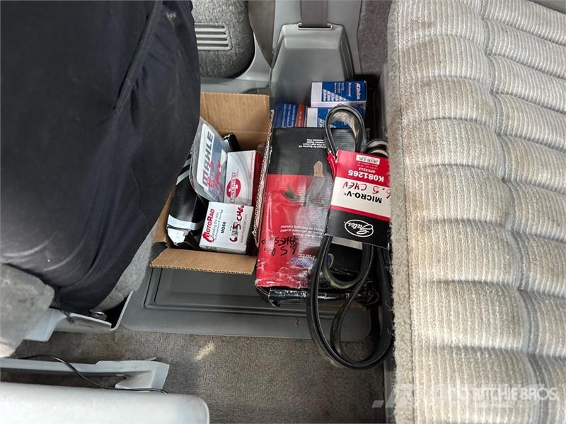 Chevrolet K2500 4x4 Extended Cab Pickup Muu