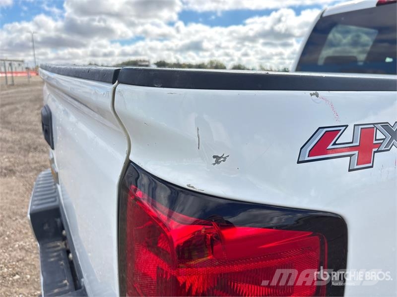 Chevrolet Silverado 1500 LT 4x4 Crew Cab Pickup Drugi