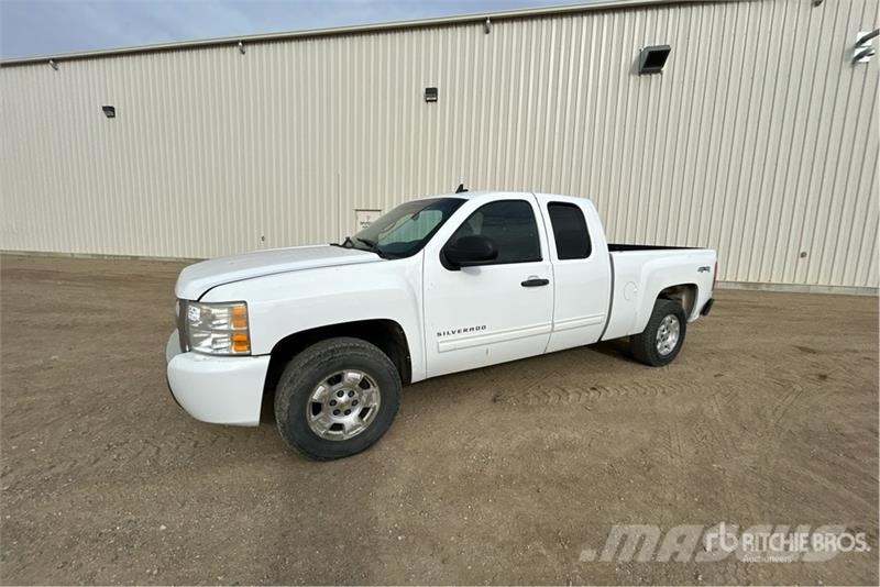 Chevrolet Silverado 1500 LT 4x4 Extended Cab Pickup Muut autot