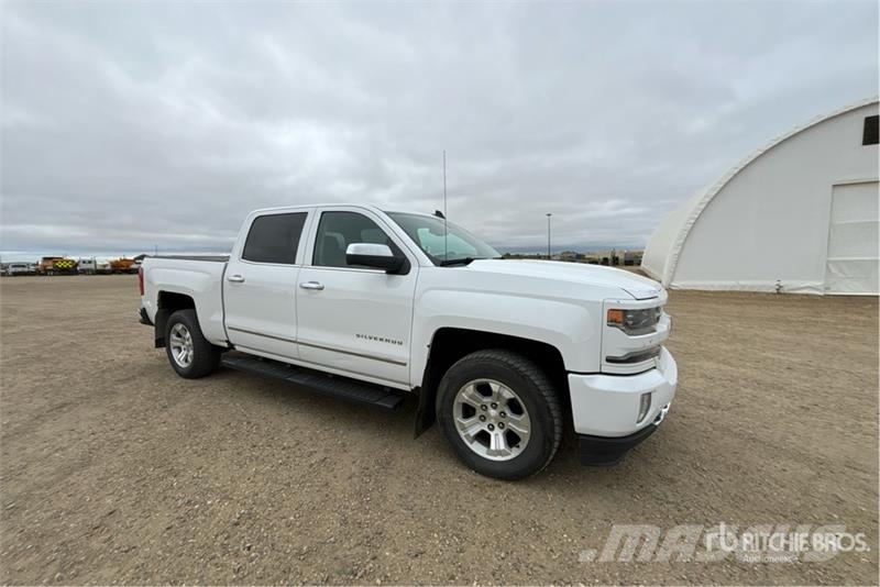 Chevrolet Silverado 1500 LT 4x4 Crew Cab Pickup Další