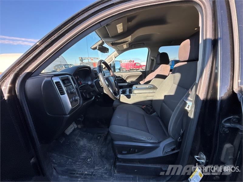 Chevrolet Silverado 1500 LT 4x4 Crew Cab Hybrid Pickup Diger