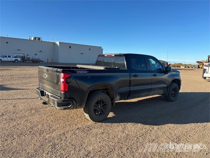 Chevrolet Silverado 1500 Custom Trail Boss 4x4 Crew Cab Pick Ostalo