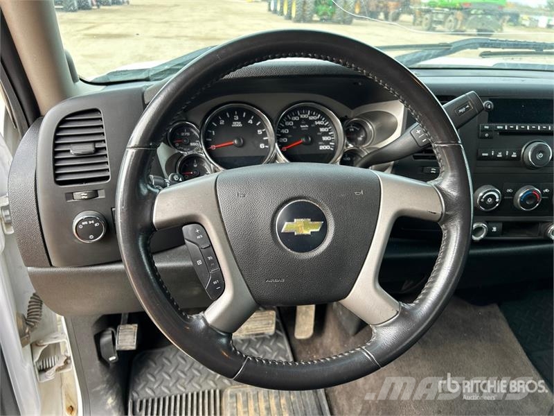 Chevrolet Silverado 1500 LT 4x4 Extended Cab Pickup Muut autot