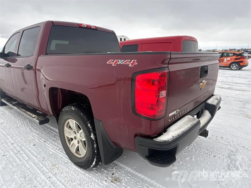 Chevrolet Silverado 1500 4x4 Crew Cab Pickup Andere Transporter
