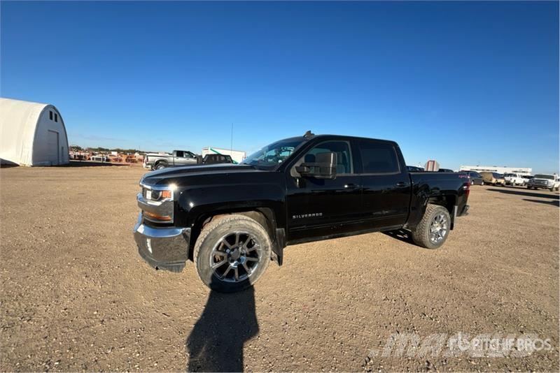 Chevrolet Silverado 1500 LT 4x4 Crew Cab Hybrid Pickup Diger