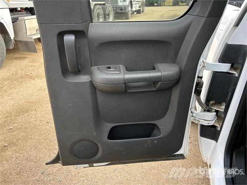 Chevrolet Silverado 1500 LT 4x4 Extended Cab Pickup Muut autot