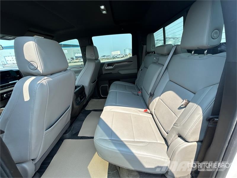 Chevrolet Silverado 1500 RST 4x4 Crew Cab Pickup Ostalo