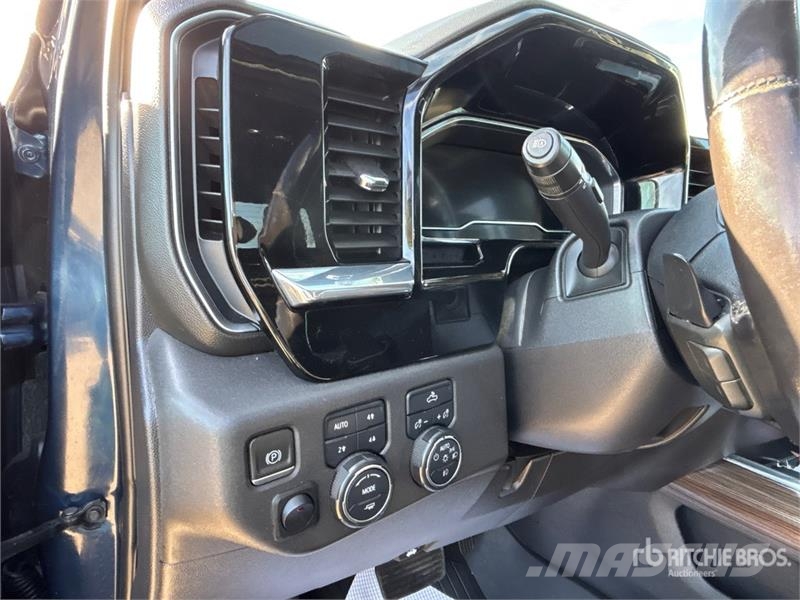 Chevrolet Silverado 1500 4x4 Crew Cab Pickup Drugi