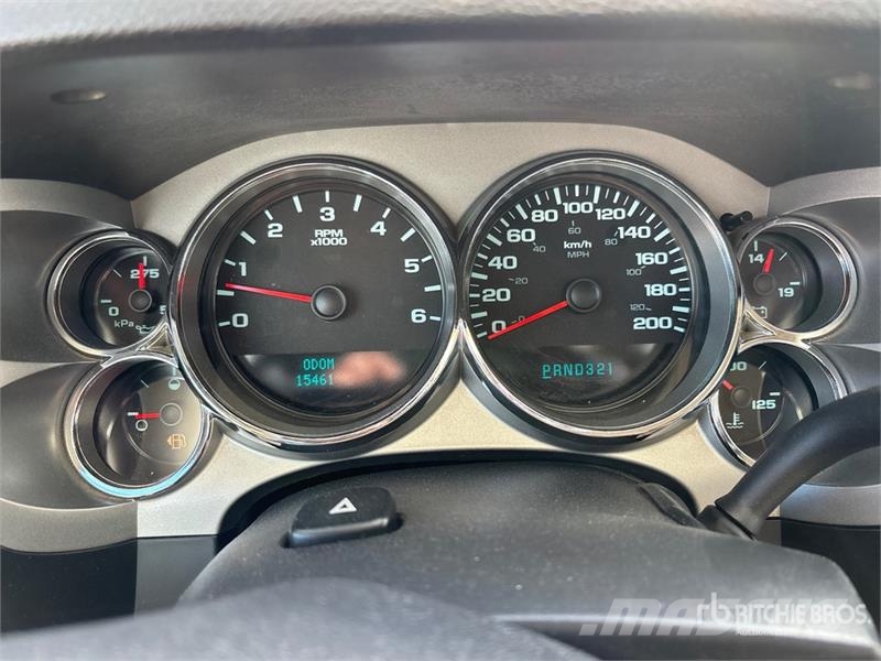 Chevrolet Silverado 1500 4x4 Pickup Diger