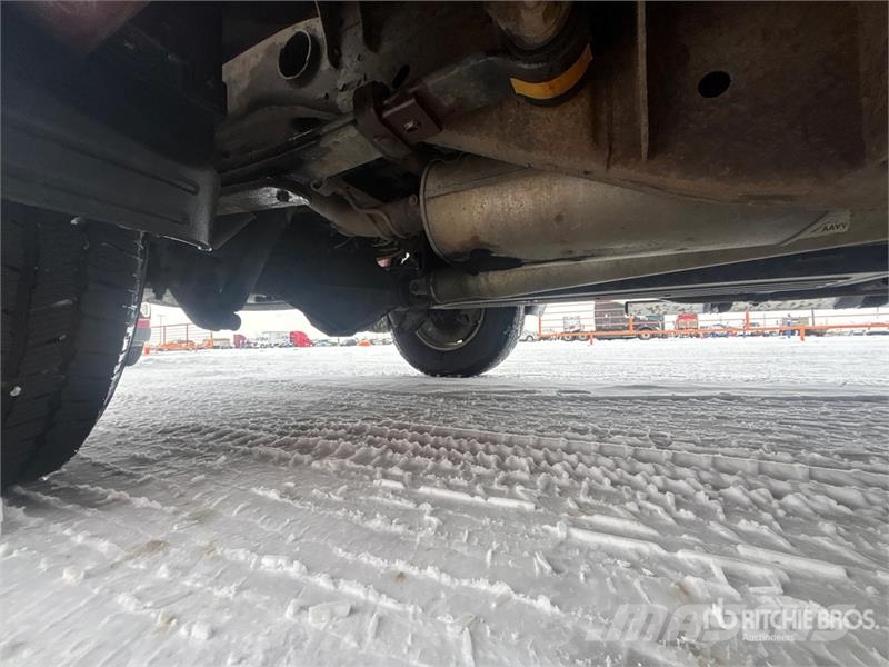 Chevrolet Silverado 1500 4x4 Crew Cab Pickup Andere Transporter