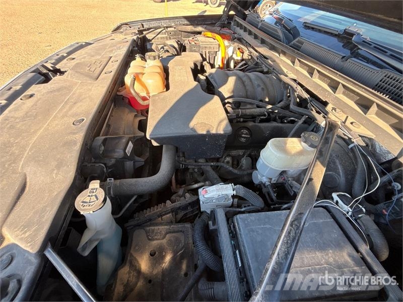 Chevrolet Silverado 1500 LT 4x4 Crew Cab Hybrid Pickup Diger